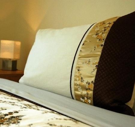 White Gates Hotel Binfield Екстер'єр фото