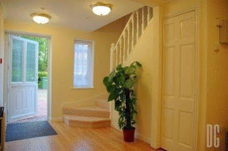 White Gates Hotel Binfield Екстер'єр фото