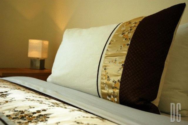 White Gates Hotel Binfield Екстер'єр фото